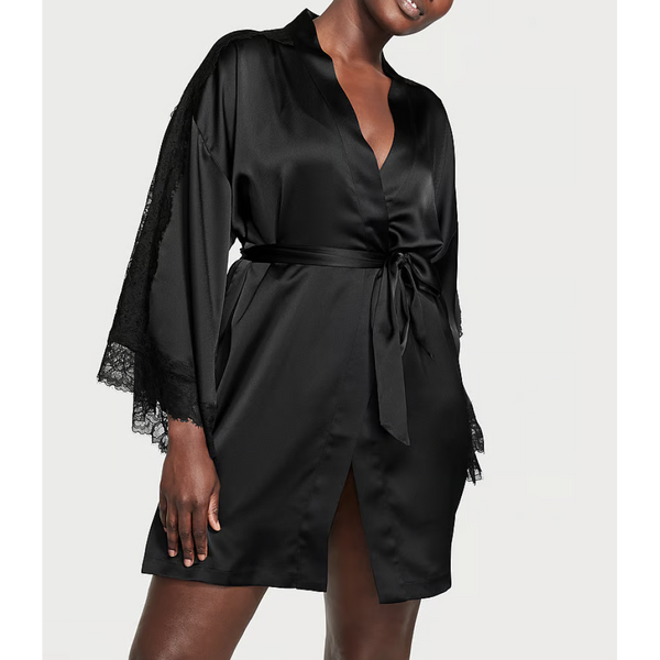 Сатиновий халат з мереживом Victoria's Secret Luxe Satin Lace Inset Robe Black 1194 фото